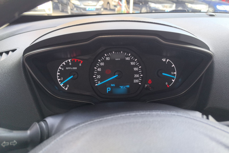 福特 福睿斯 2015款 1.5L 自动舒适型局部细节14