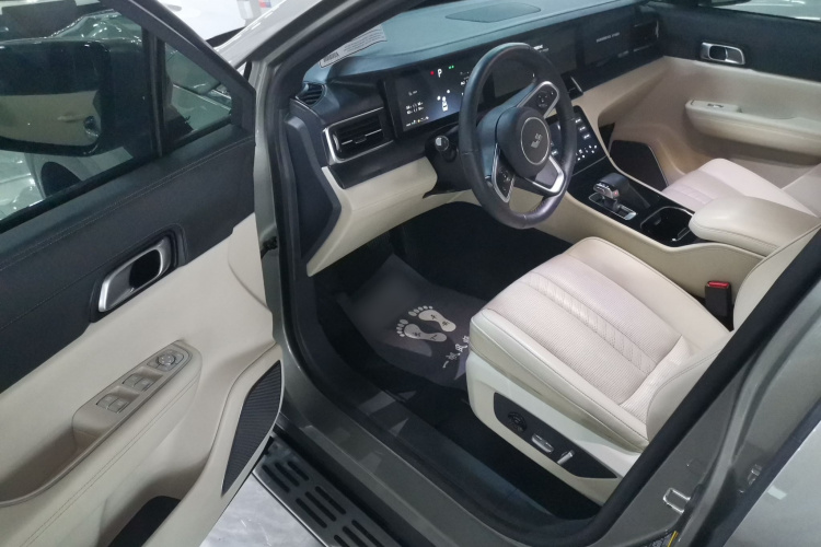 理想汽车 理想ONE 2020款 增程6座版中控内饰20