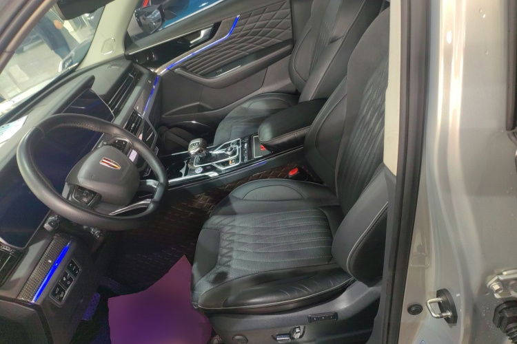 红旗HS5 2022款 改款 2.0T 智联旗领四驱版中控内饰19