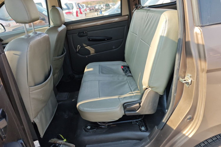 五菱汽车 五菱宏光 2015款 1.2L S 基本型国V中控内饰21