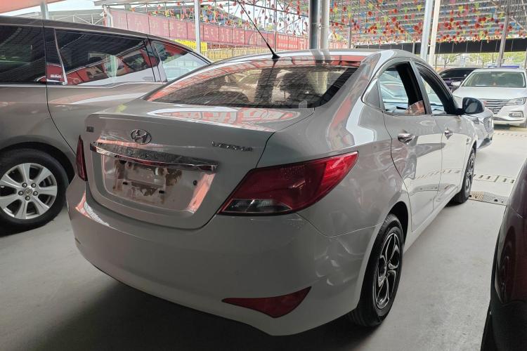 现代 瑞纳 2014款 1.4L 手动智能型GLS车身外观6005