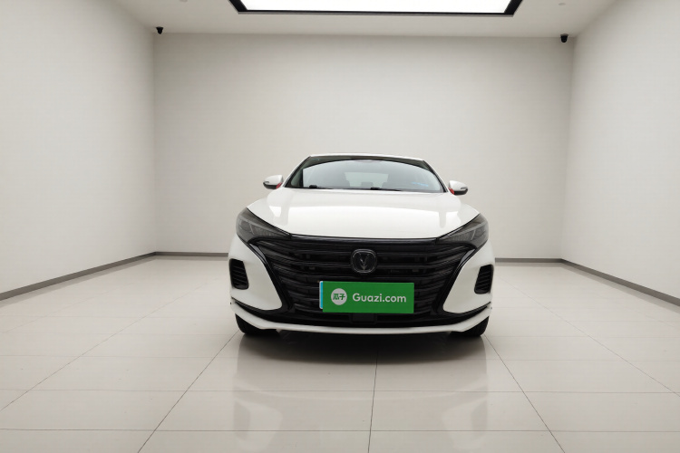 长安 逸动 2020款 PLUS 1.6L GDI 手动豪华型车身外观2