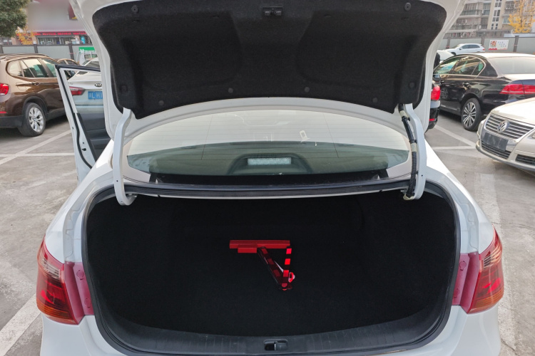 东风风神E70 2021款 500 超享版机舱底盘23