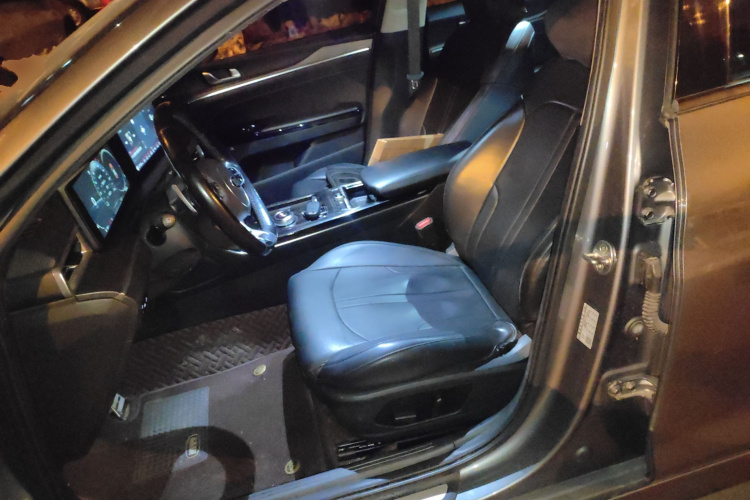 起亚K5 2020款 270T CVVD 豪华版中控内饰19