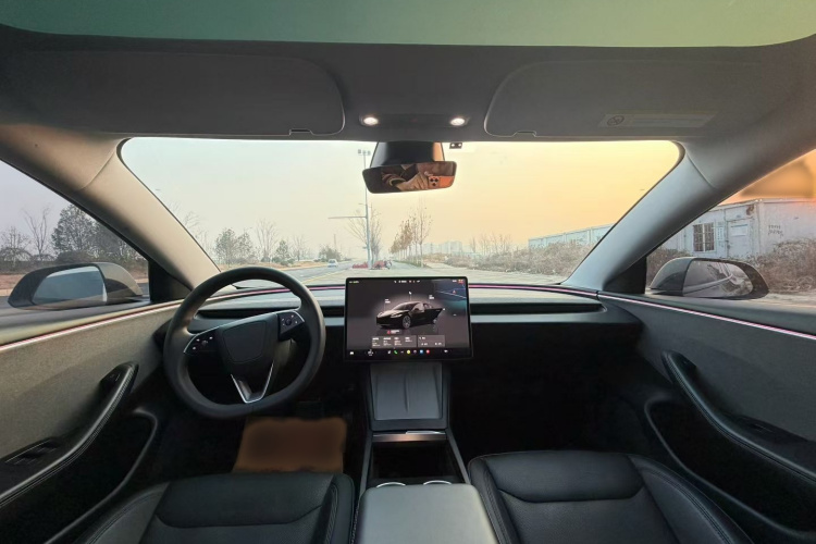 特斯拉 Model 3 2023款 后轮驱动版中控内饰7003