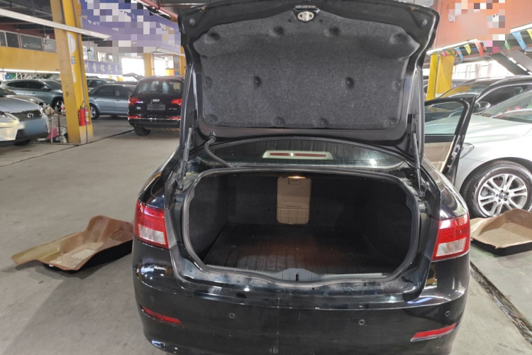 广汽传祺 传祺GA5 2013款 1.8T 自动尊贵版机舱底盘23