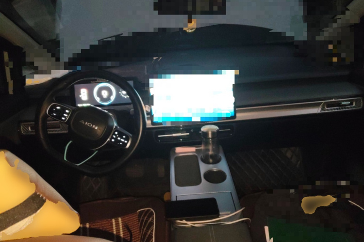 埃安 AION Y 2023款 Younger中控内饰12