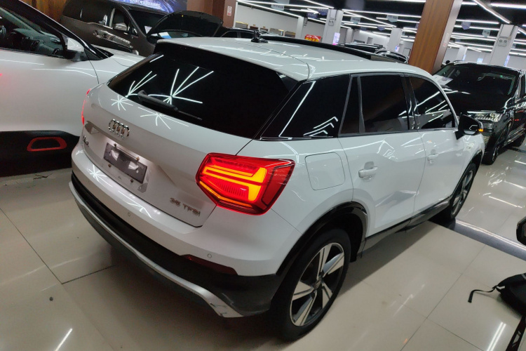 奥迪Q2L 2020款 35 TFSI 时尚动感型车身外观7