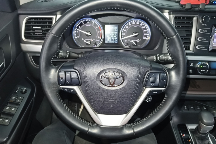 丰田 汉兰达 2015款 2.0T 四驱豪华版 7座局部细节13