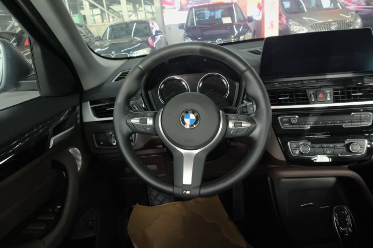 宝马X1 2022款 sDrive25Li 领先型中控内饰13