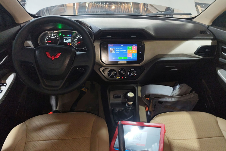 五菱汽车 五菱宏光 2021款 1.5L改款 S舒适型 电动助力LAR中控内饰12