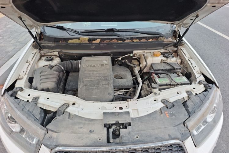 雪佛兰 科帕奇 2014款 2.4L 两驱城市版 5座机舱底盘24