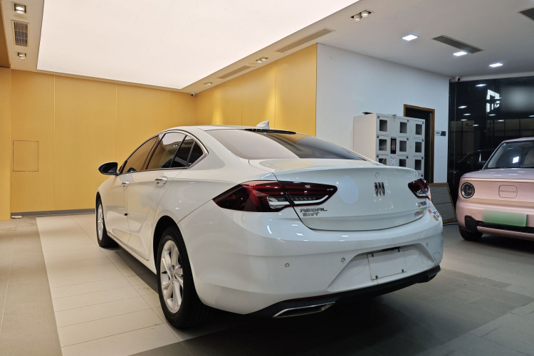 别克 君威 2024款 25T 超享版车身外观6012