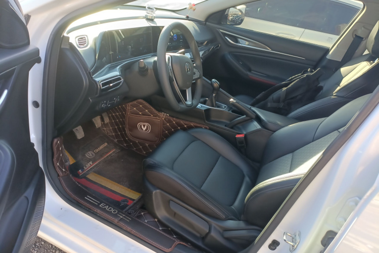 长安 逸动 2020款 PLUS 1.6L GDI 手动豪华型中控内饰20