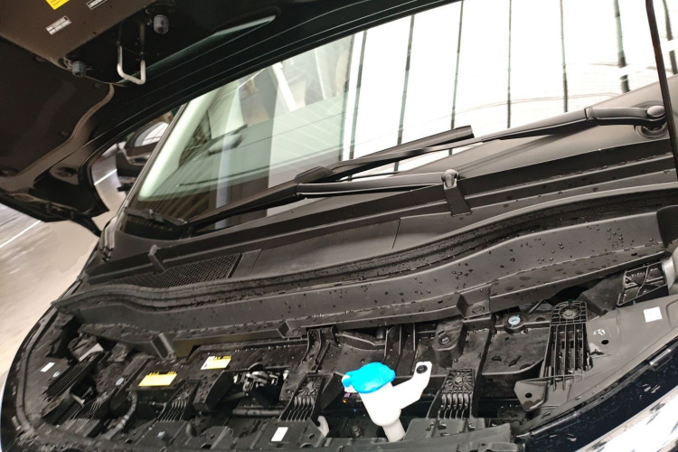 小鹏X9 2025款 650长续航 Max机舱底盘24