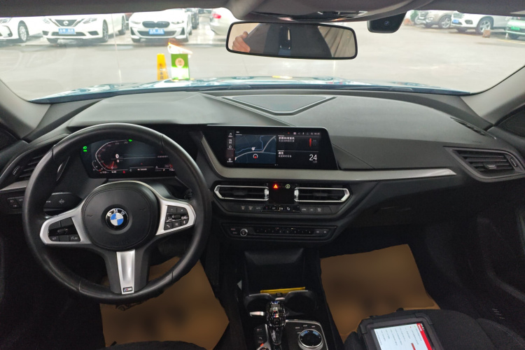 宝马2系(进口) 2021款 225i 四门轿跑车 M运动曜夜套装中控内饰7002