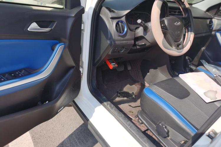 奇瑞 瑞虎3X 2017款 1.5L 自动时尚版中控内饰20