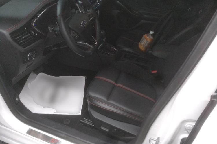 福特 福克斯 2022款 两厢 EcoBoost 180 自动ST Line中控内饰19