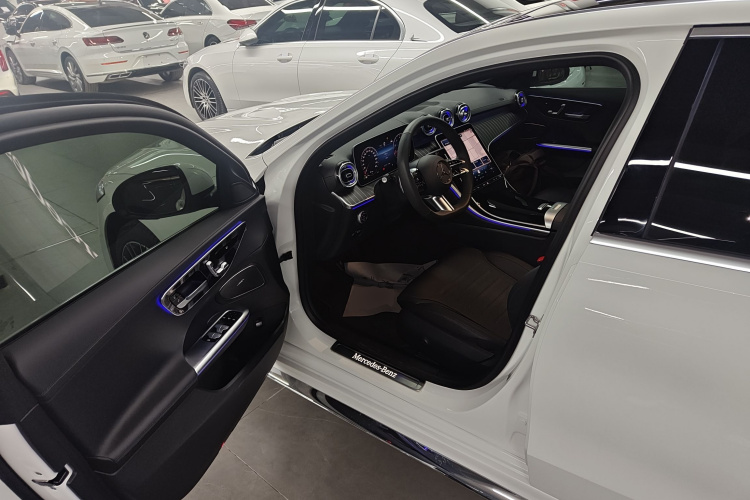 奔驰C级 2025款 C 260 L 运动版中控内饰7003