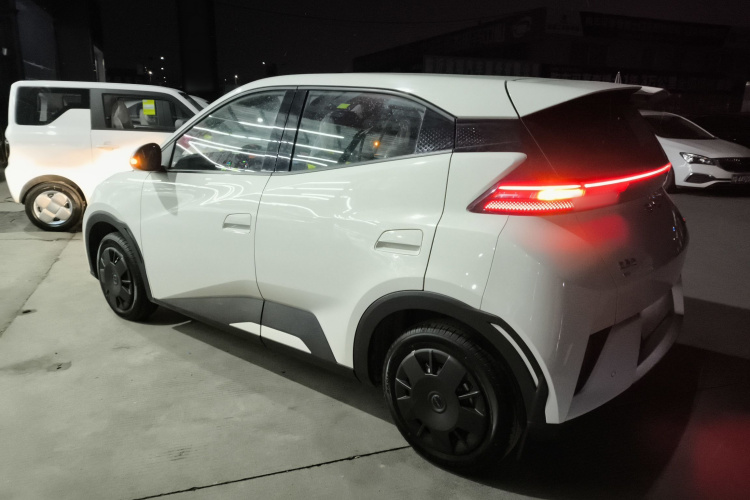 比亚迪 海鸥 2025款 智驾版 305km 活力版车身外观4