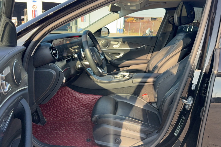 奔驰E级 2017款 E 200 L 运动型 4MATIC局部细节19