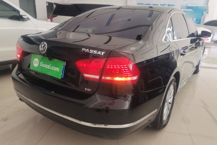 大众 帕萨特 2014款 1.8TSI DSG尊荣版车身外观7