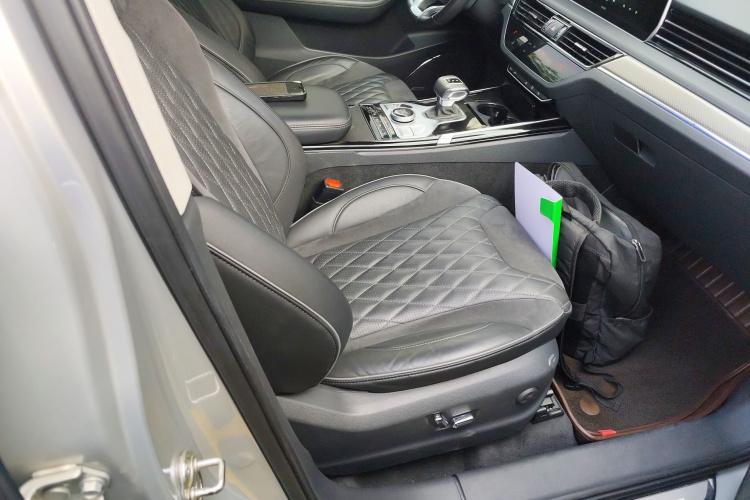 红旗HS5 2019款 2.0T 智联旗享版局部细节41