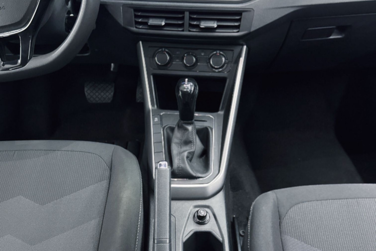 大众 Polo 2019款 Plus 1.5L 自动全景乐享版中控内饰7008