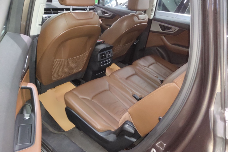 奥迪Q7 2016款 45 TFSI 技术型中控内饰21