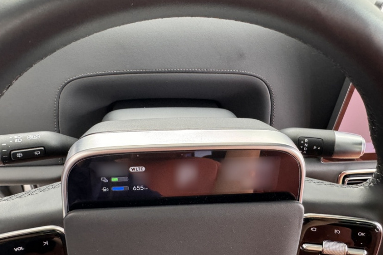 理想汽车 理想L8 2023款 Pro中控内饰7001