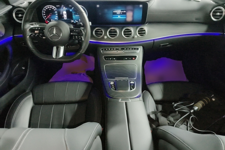 奔驰E级(进口) 2022款 E 300 时尚型运动版中控内饰12