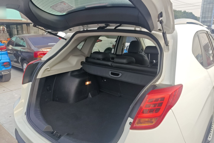 广汽传祺 传祺GS5 Super 2016款 1.8T 自动两驱周年纪念版机舱底盘23