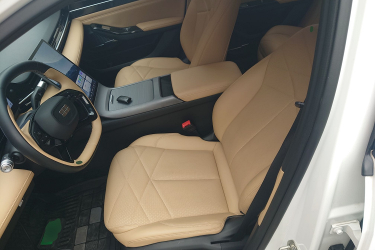 吉利银河 银河L6 2023款 125km 星舰中控内饰19