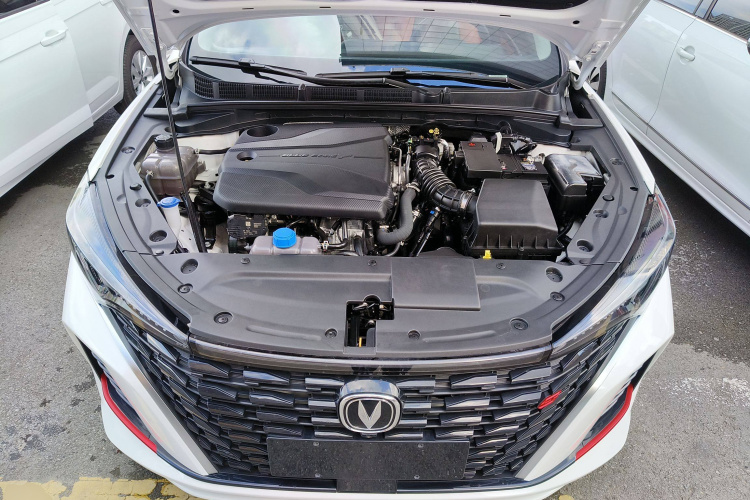 长安 逸动 2024款 PLUS 蓝鲸NE 1.4T GDI DCT高能版机舱底盘24