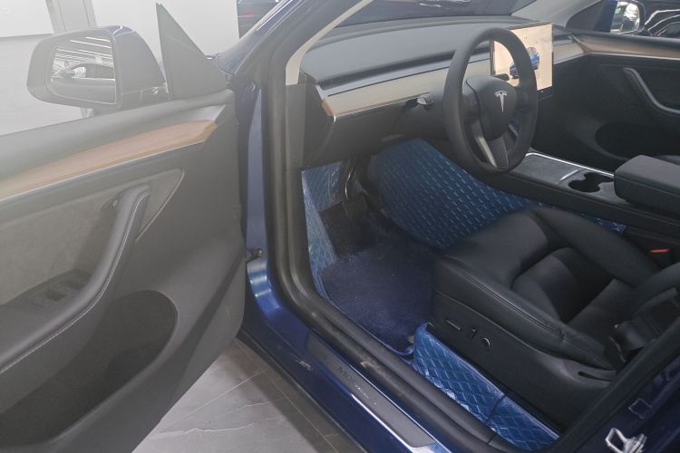 特斯拉 Model Y 2022款 改款 后轮驱动版中控内饰20