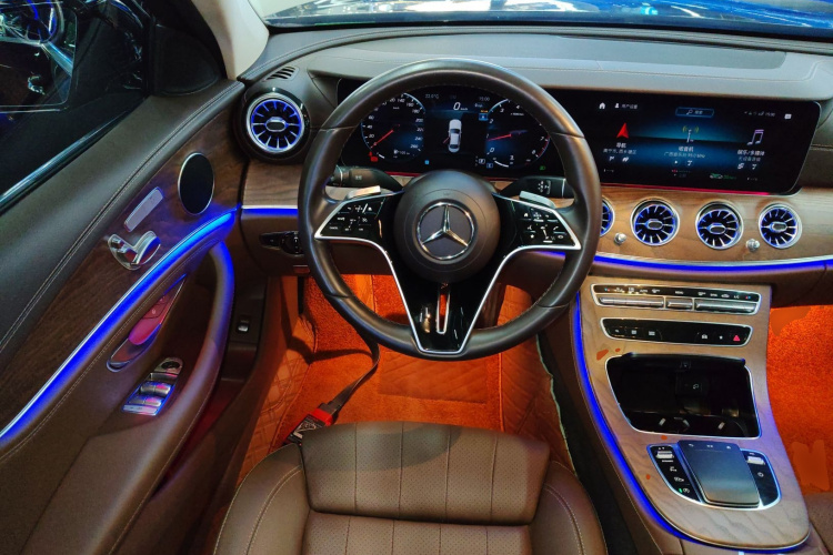 奔驰E级 2023款 改款 E 260 L中控内饰13
