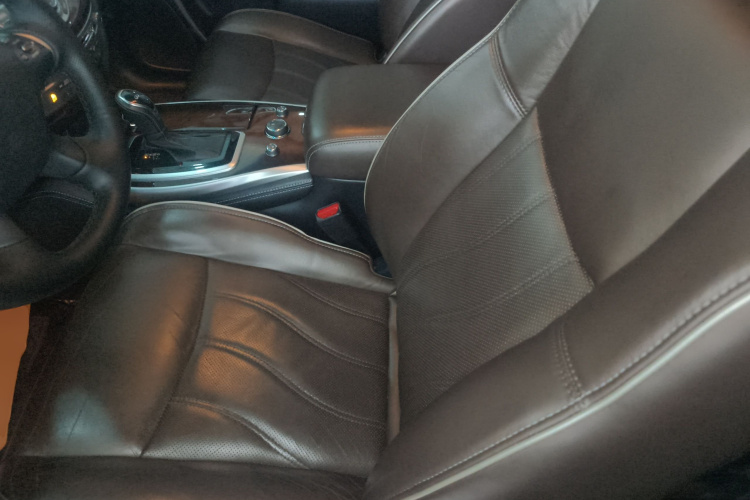 英菲尼迪QX60(进口) 2016款 2.5 S/C Hybrid 两驱卓越版 国V中控内饰19