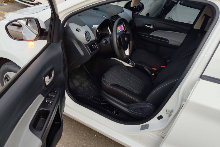 长安欧尚 奔奔E-Star 2020款 心悦版 磷酸铁锂（31.18kWh）中控内饰7003