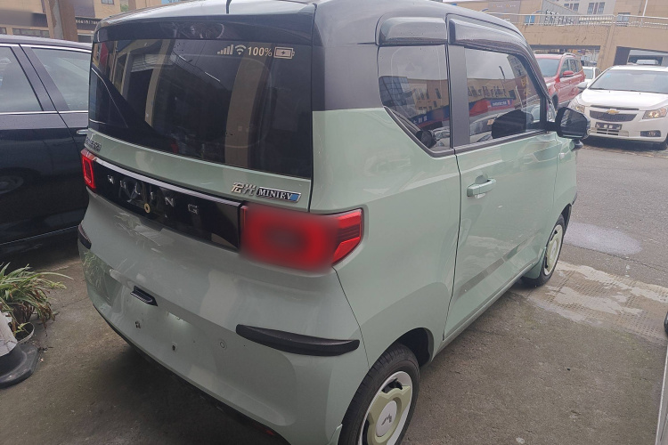 五菱汽车 宏光MINIEV 2021款 马卡龙臻享款 磷酸铁锂车身外观7