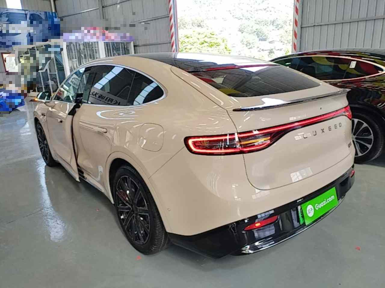 鸿蒙智行 智界R7 2025款 增程 251km Max(3)