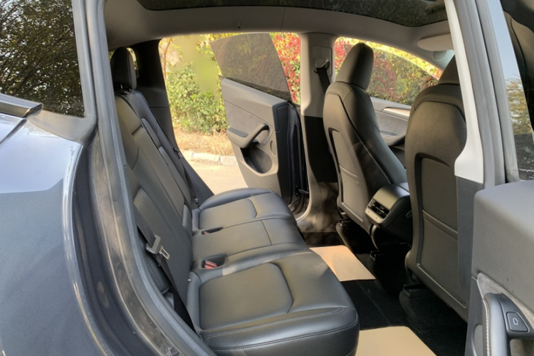 特斯拉 Model Y 2022款 改款 后轮驱动版中控内饰7005