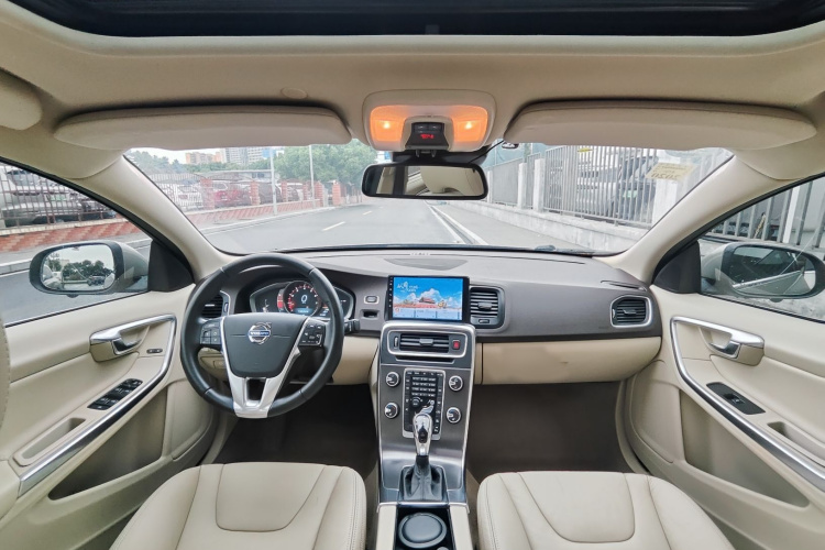 沃尔沃S60 2014款 S60L T5 智驭版车身外观6011