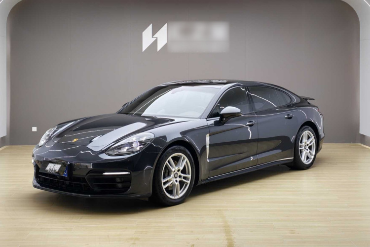 保时捷 2023款 Panamera 4 行政加长版 2.9T车身外观1