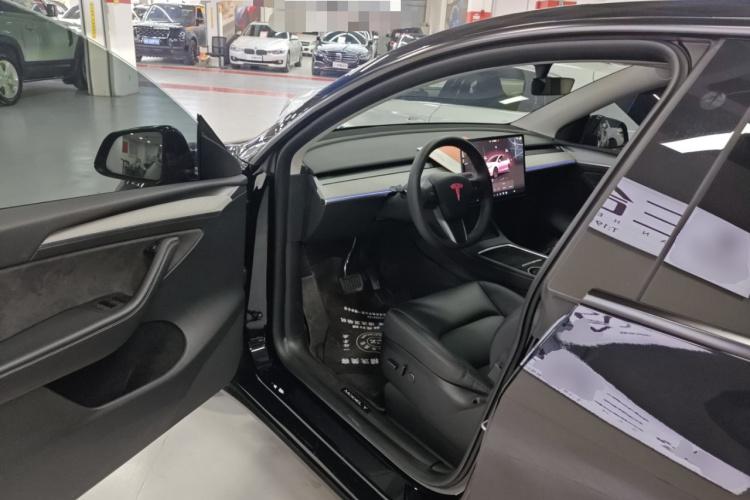 特斯拉 Model Y 2023款 后轮驱动版中控内饰20