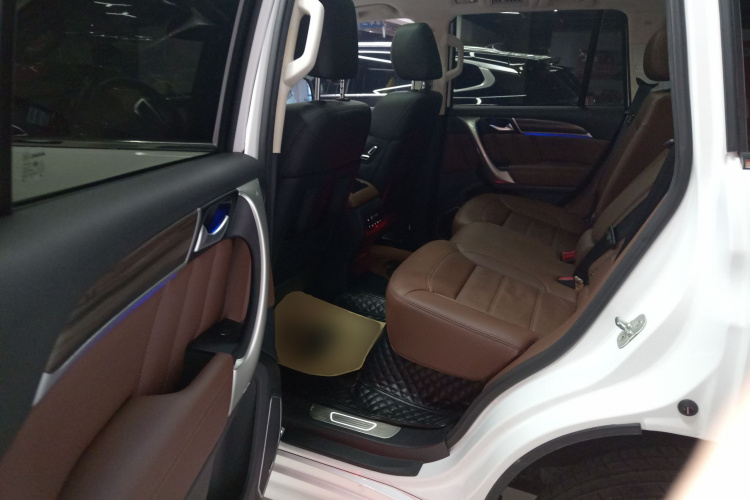 哈弗H9 2017款 2.0T 汽油四驱尊享型 5座中控内饰7004