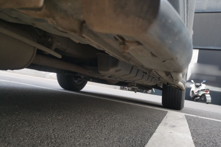 丰田 汉兰达 2012款 2.7L 两驱5座精英版局部细节9002