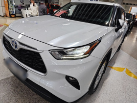 丰田 汉兰达 2022款 双擎 2.5L 四驱精英版 7座