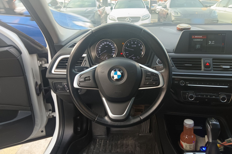 宝马1系 2018款 改款 118i 运动型局部细节13