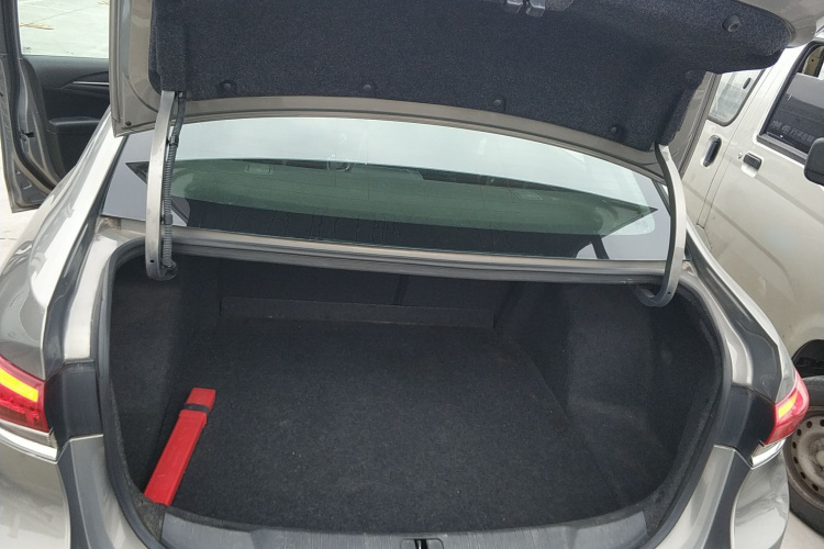 别克 英朗 2018款 18T 自动精英型机舱底盘23