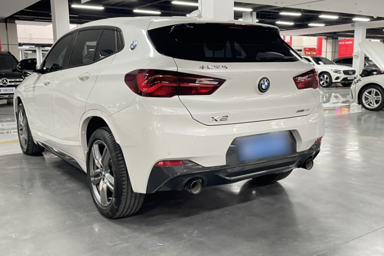 宝马X2 2023款 sDrive25i M运动曜夜版车身外观6005